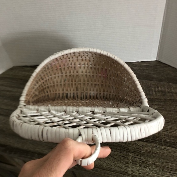 Vtg White Woven Wall Basket - Picture 2 of 11